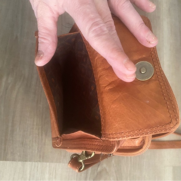 Never used leather wallet purse. Keep your cards, phone, sunglasses - Picture 3 of 14